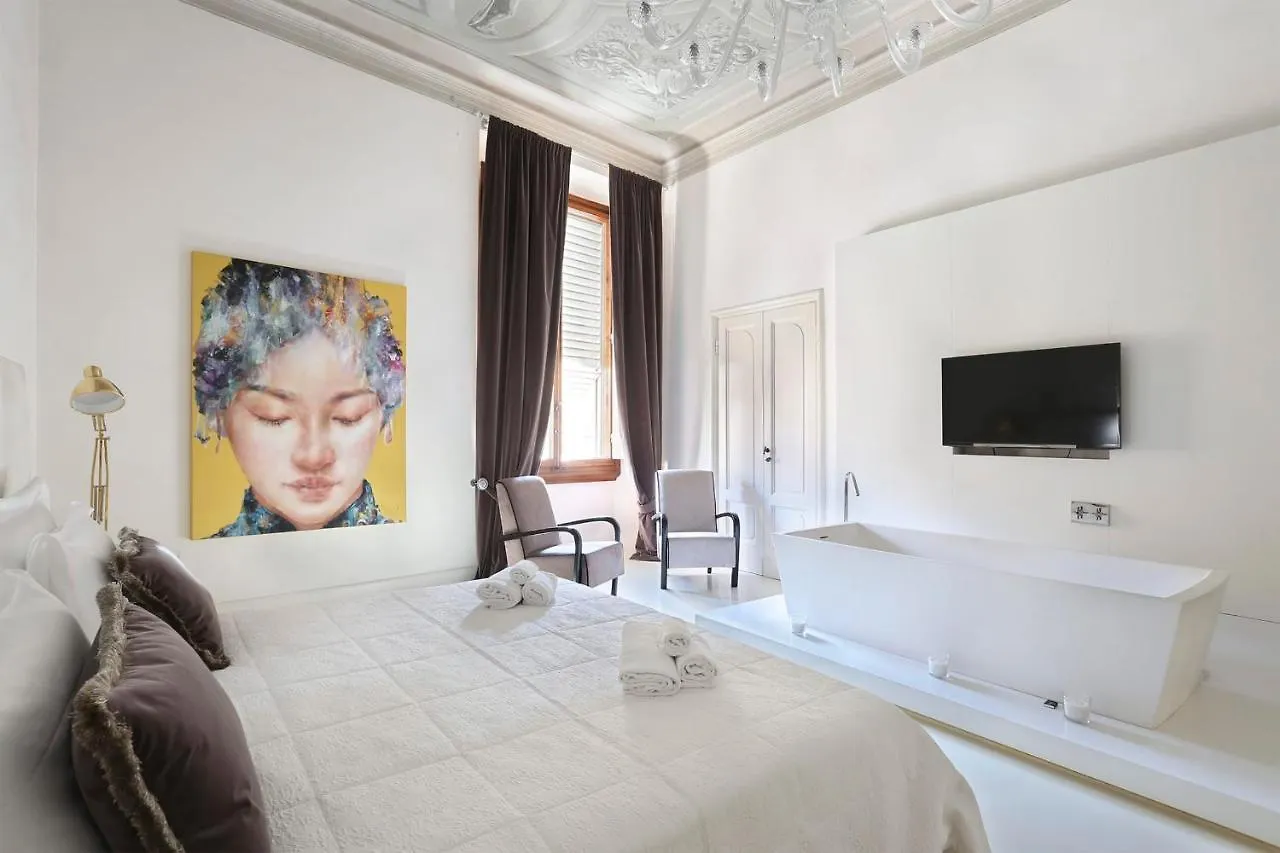 Apartment Luxury Suite With Amazing Terrace In Florence-Hosted By Sweetstay
