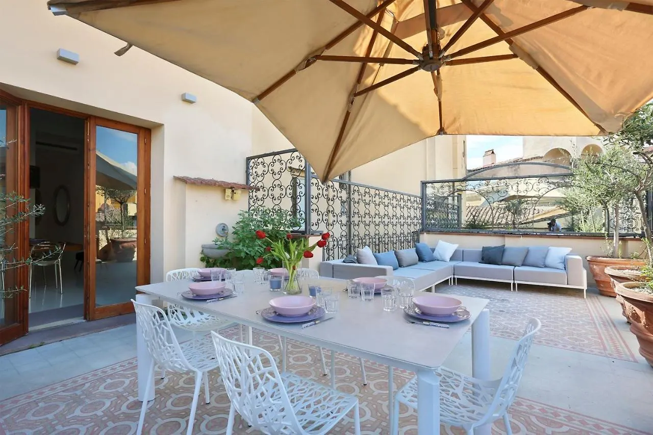 Apartment Luxury Suite With Amazing Terrace In Florence-Hosted By Sweetstay