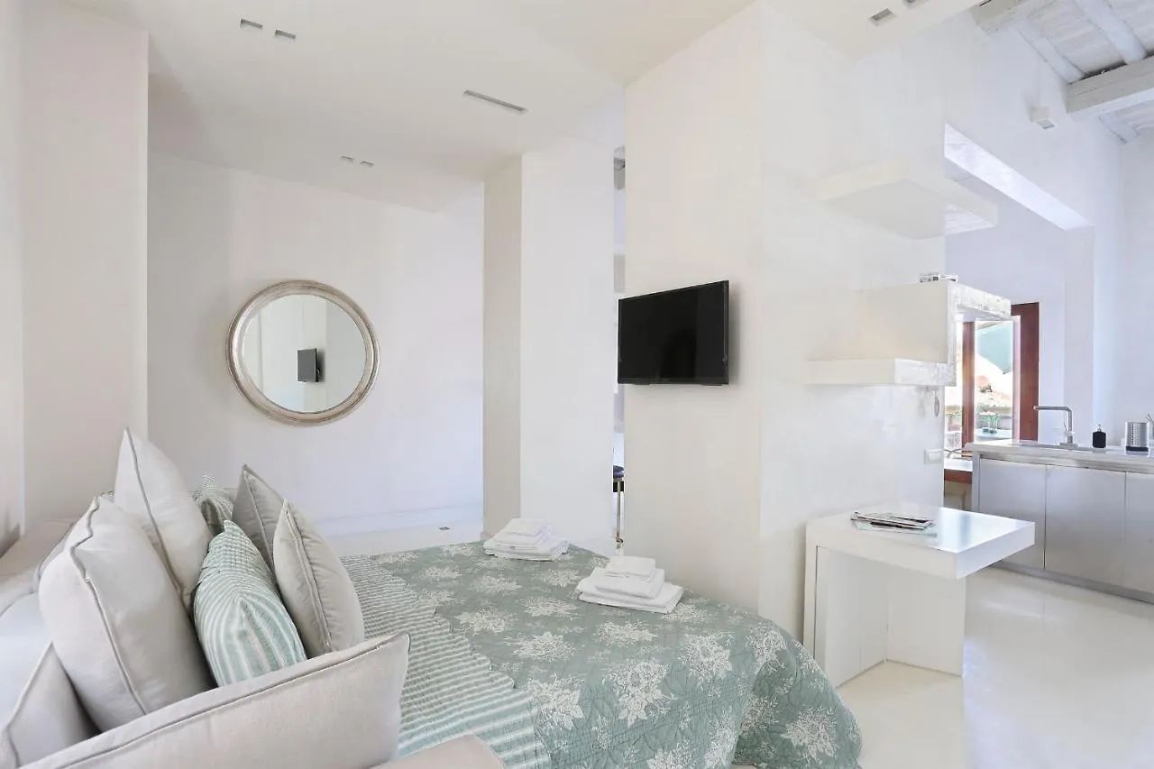 Apartment Luxury Suite With Amazing Terrace In Florence-Hosted By Sweetstay